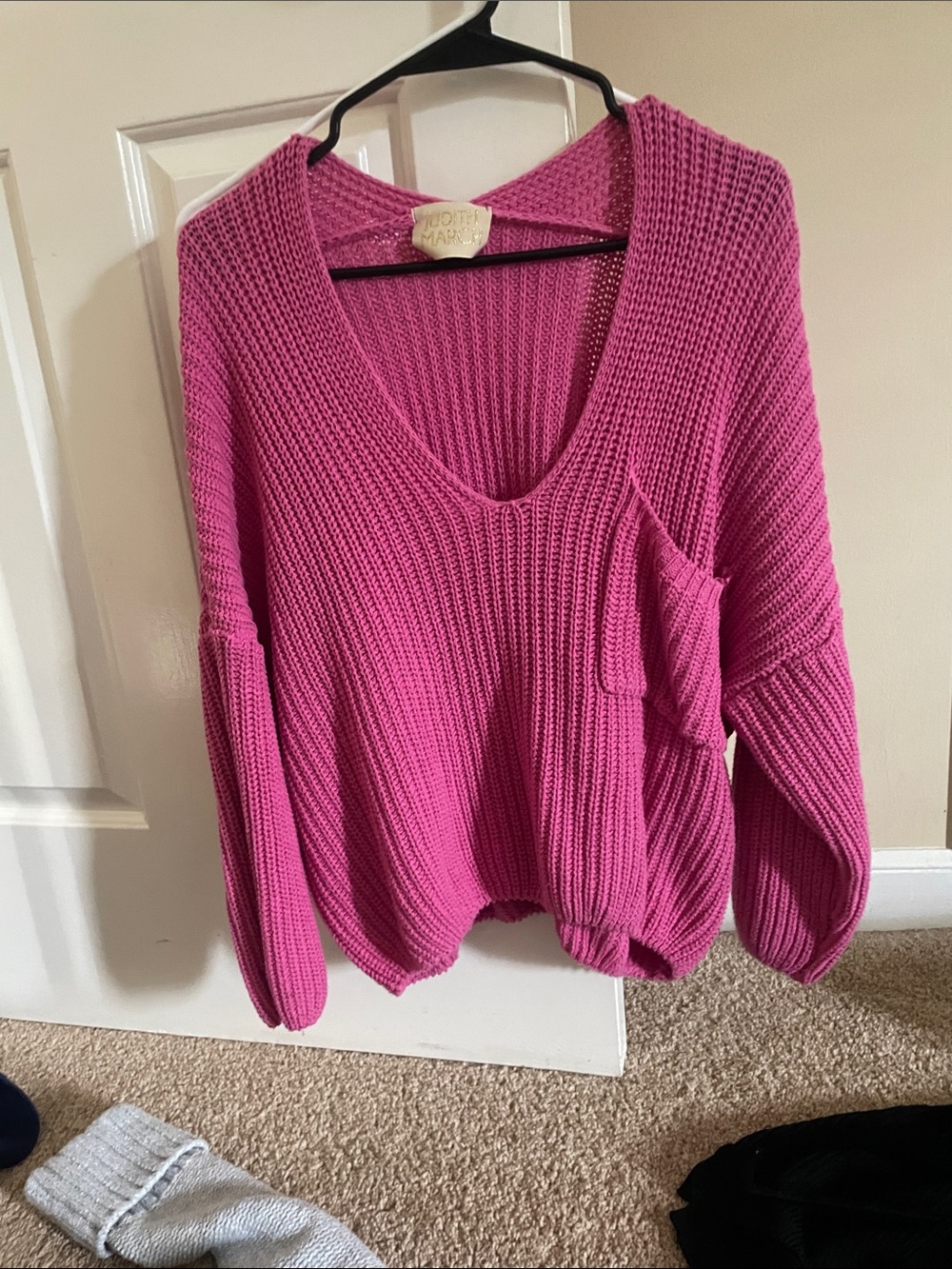 Judith March Fuchsia V-Neck Chunky Knit Sweater